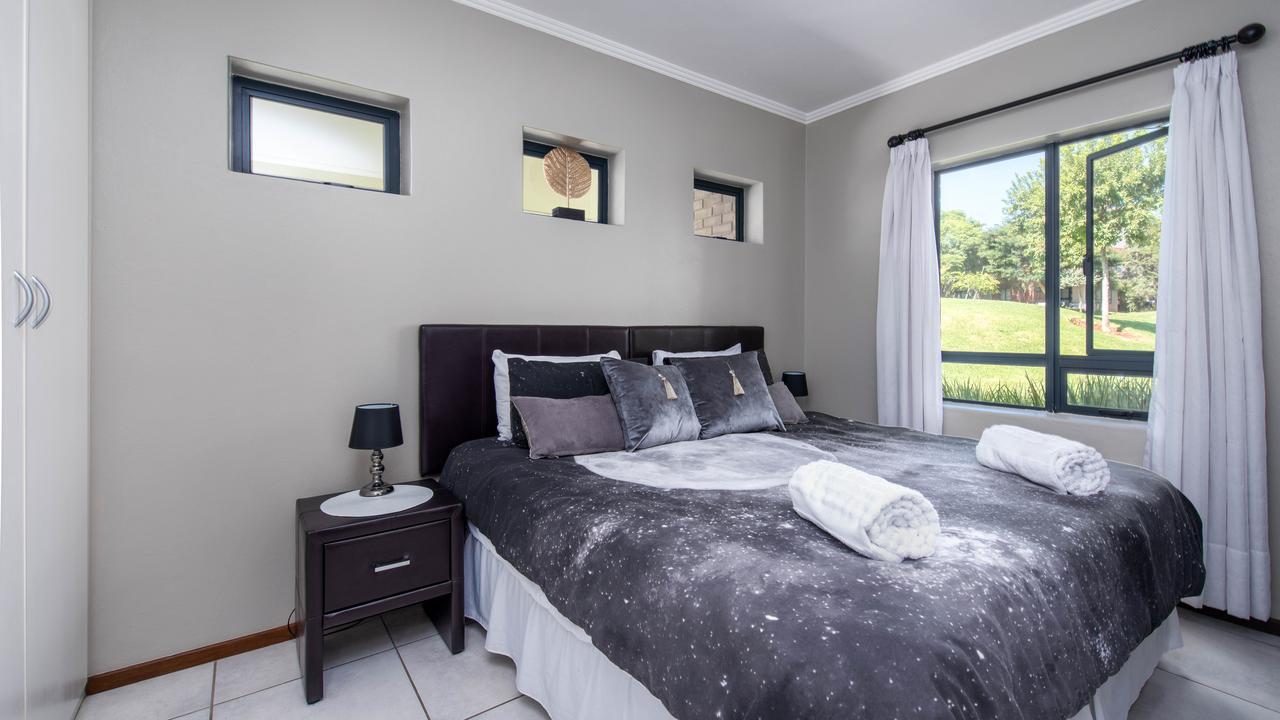 Jozistay @ Jackal Creek Apartments Roodepoort Dış mekan fotoğraf